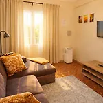 度假居 Mari & Lucio Bright Sleeps 4 Near Metro Basilica San Paolo- 4 Stops To Colosseum- Wi-fi Ac *