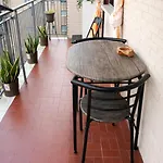 Mari & Lucio Bright Sleeps 4 Near Metro Basilica San Paolo- 4 Stops To Colosseum- Wi-fi Ac *